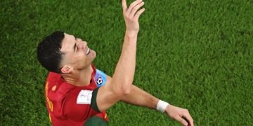 Portekizli Cristiano Ronaldo, 5 Dünya Kupası'nda gol atan ilk erkek futbolcu oldu