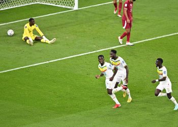 Ev sahibi Katar, Senegal'e 3-1 mağlup olduktan sonra Dünya Kupası'ndan elendi