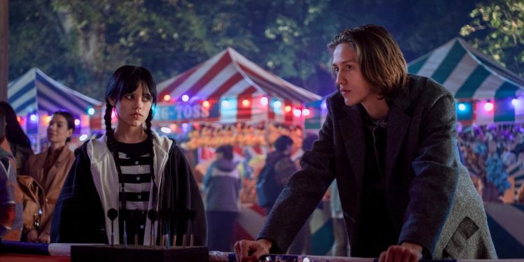 Wednesday'e Neden Kuzgun Denir? Morticia'ya Neden Güvercin Denir?