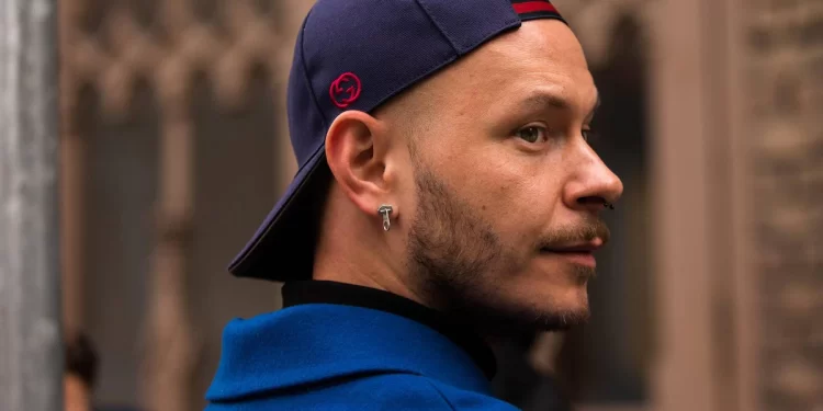 Erkekler Küpeyi Sağ Tarafa Mı Sol Tarafa Mı Takmalı?